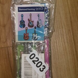 🌴 NEW - Lot of 5 Double Sided “Guitar” Diamond Dots Keychains Sets